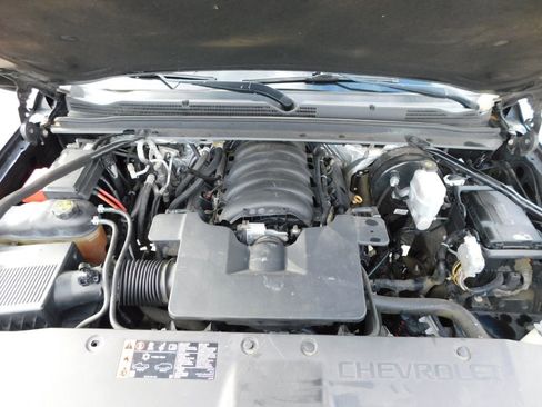 Used 2018 Chevrolet Suburban Premier image 19