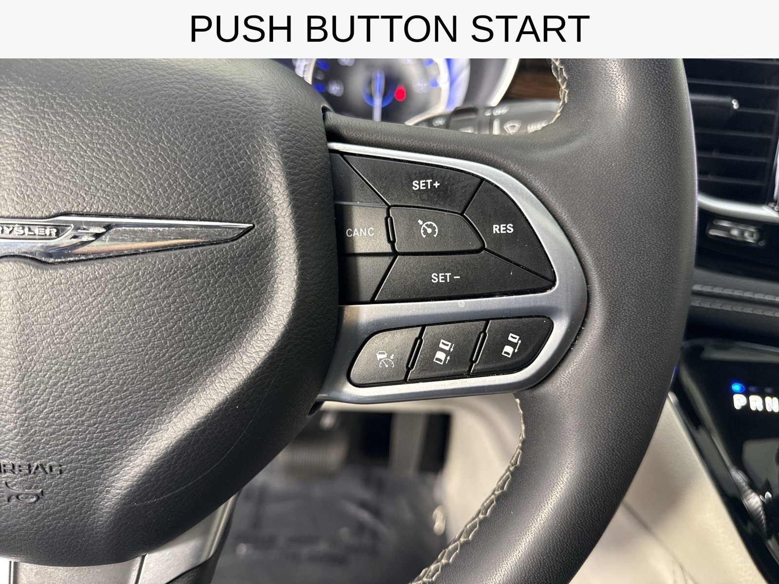 Used 2023 Chrysler Pacifica Limited FWD image 13