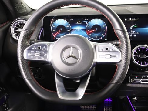 Used 2023 Mercedes-Benz GLB 250 4MATIC image 42