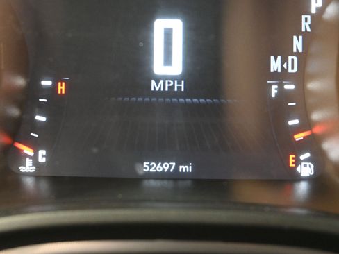 Used 2023 Dodge Challenger SXT w/ Blacktop Package image 17