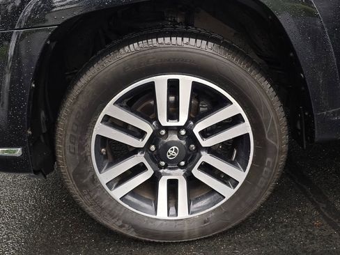 Used 2015 Toyota 4Runner Limited image 9