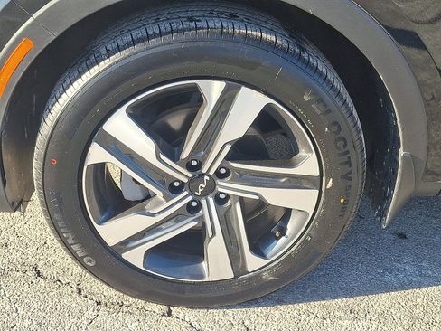 Certified 2022 Kia Sorento EX w/ Panoramic Sunroof Package image 8