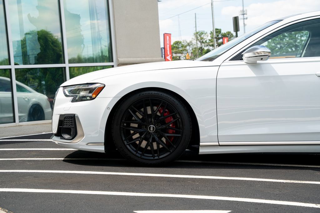 Used 2023 Audi S8 AWD/4WD image 23
