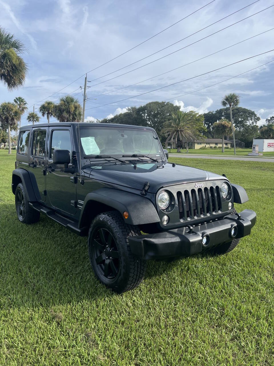 Used 2018 Jeep Wrangler Unlimited Sport w/ Connectivity Group AWD/4WD image 8