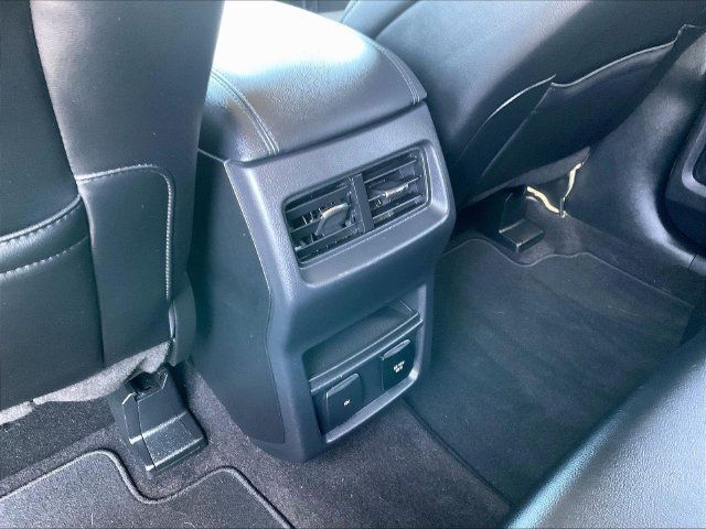 Used 2019 Ford Edge SEL w/ Equipment Group 201A FWD image 12