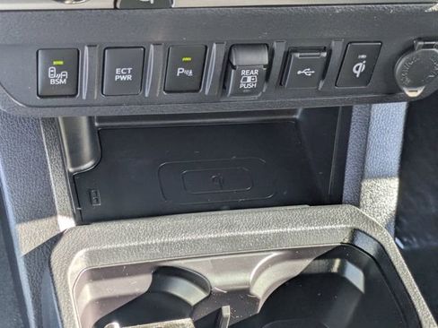 Used 2022 Toyota Tacoma Limited image 16