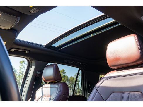 Used 2024 Ford Expedition Limited image 13