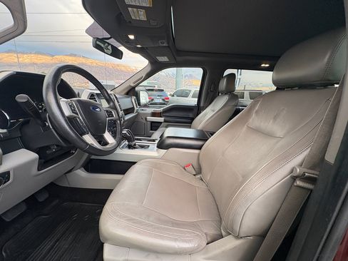 Used 2015 Ford F150 Lariat image 16