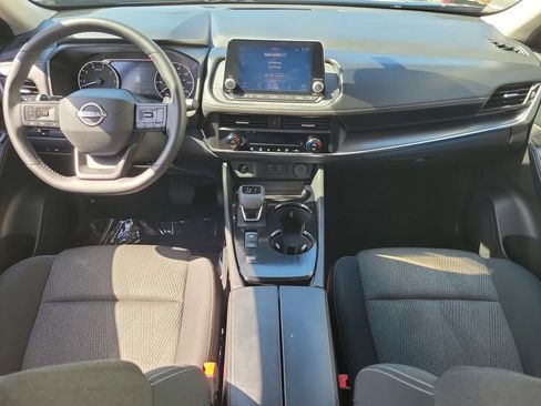 Certified 2025 Nissan Rogue SV FWD image 22
