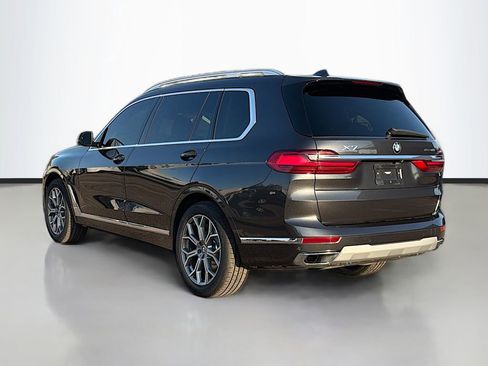 Used 2022 BMW X7 xDrive40i w/ Premium Package image 5