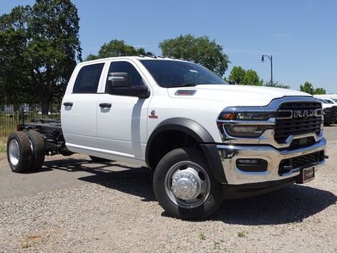 New 2025 RAM 5500 Tradesman AWD/4WD image 2