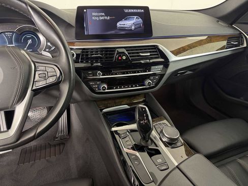 Used 2019 BMW 530e w/ Convenience Package RWD image 28