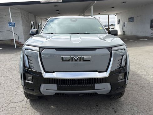 Used 2024 GMC Sierra EV Denali AWD/4WD image 2