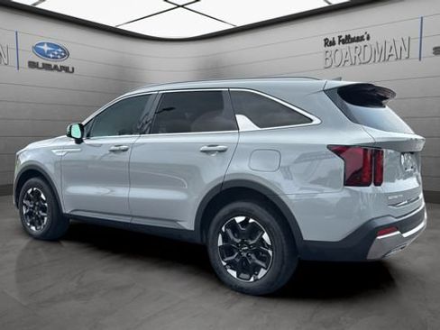 Used 2025 Kia Sorento S AWD/4WD image 8