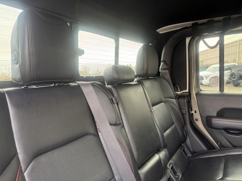 Used 2020 Jeep Gladiator Rubicon image 18