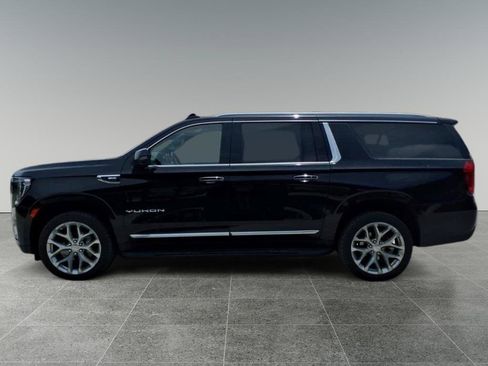 Used 2021 GMC Yukon XL SLT w/ SLT Premium Package AWD/4WD image 7