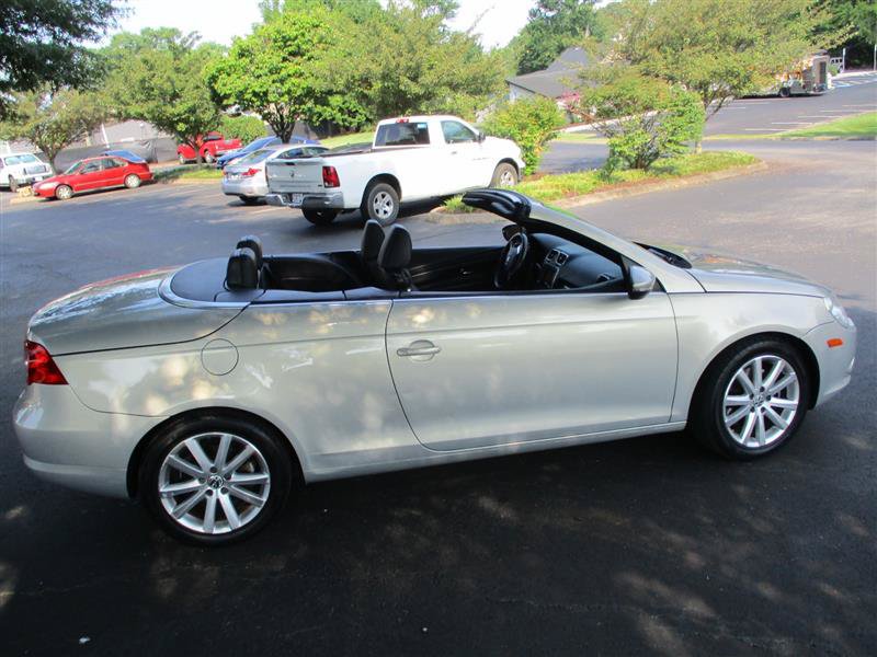 Used 2009 Volkswagen Eos Komfort FWD image 8