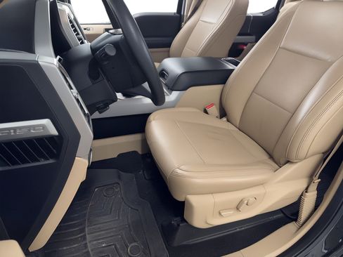 Used 2017 Ford F150 Lariat image 5