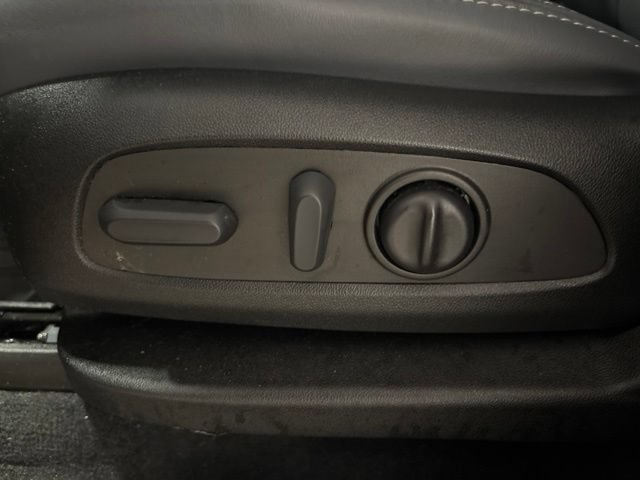 Used 2023 Buick Enclave Essence w/ Sound and Sites Package AWD/4WD image 13