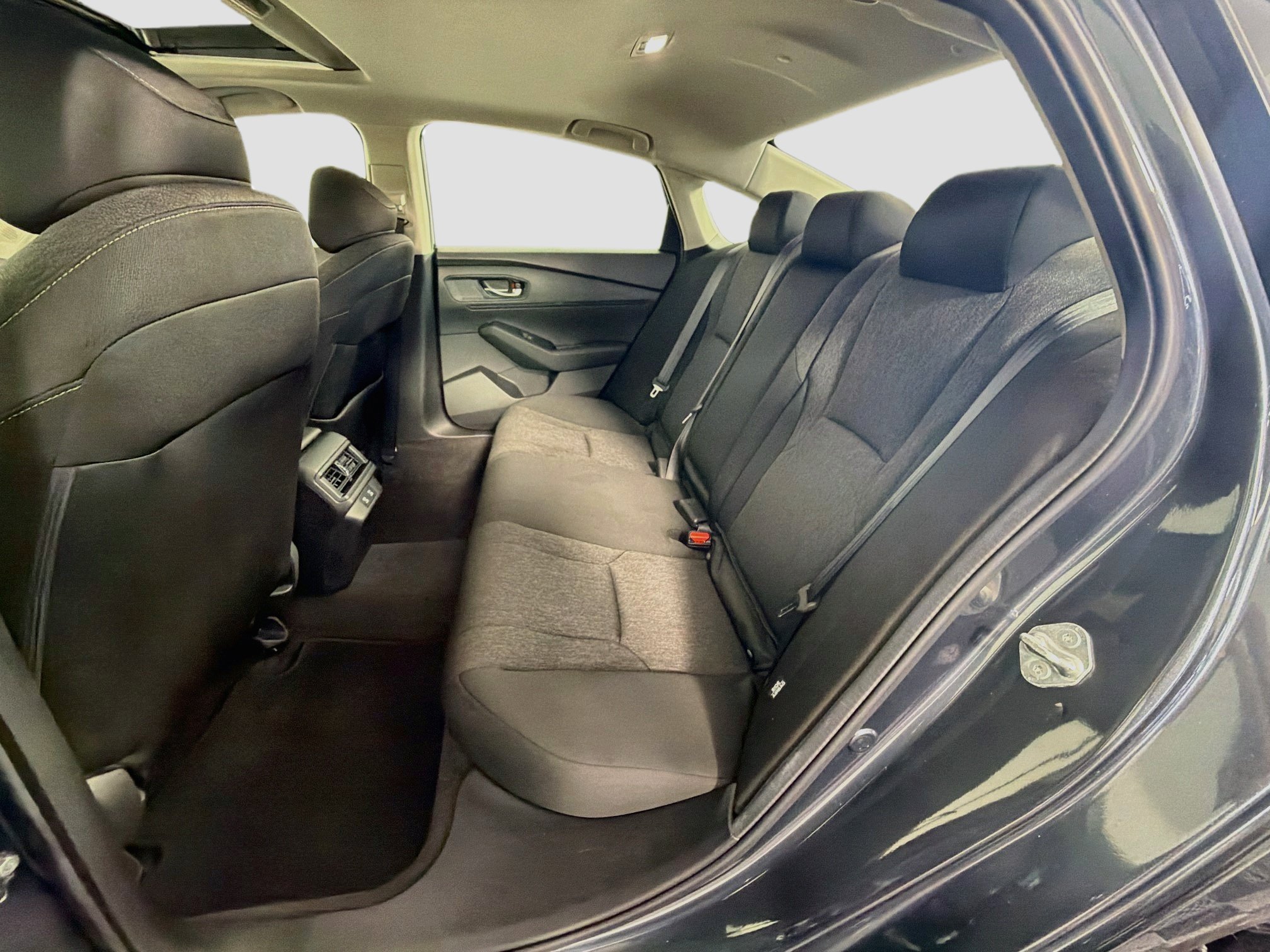 Used 2025 Honda Accord SE image 29