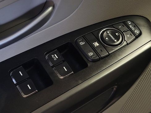 Used 2016 Kia Sedona LX FWD image 27