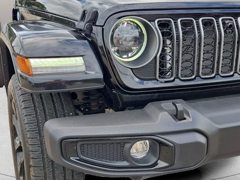 Used 2024 Jeep Wrangler Unlimited Sahara AWD/4WD image 6