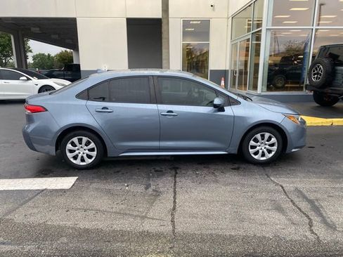 Used 2020 Toyota Corolla LE image 11