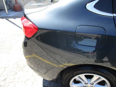 Used 2017 Chevrolet Cruze LT image 19