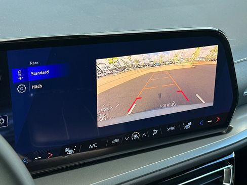 New 2026 Chevrolet Traverse LT image 21