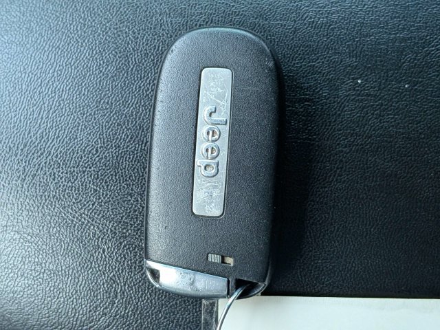 Used 2022 Jeep Cherokee Latitude Lux AWD/4WD image 31