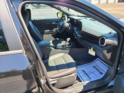 New 2026 Chevrolet Trax RS w/ Sunroof Package FWD image 12