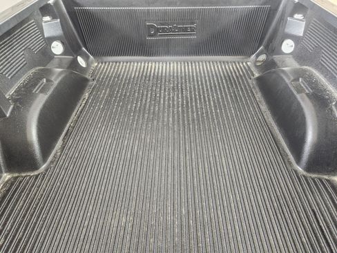 Used 2024 GMC Sierra 1500 SLT image 7