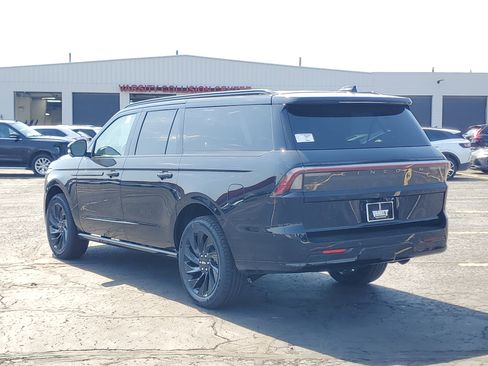New 2026 Lincoln Navigator L Reserve AWD/4WD image 3