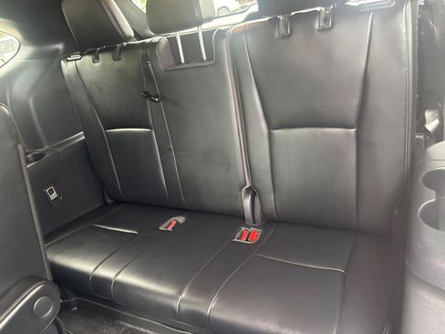 Used 2021 Toyota Highlander XSE FWD image 12