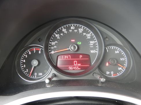 Used 2012 Volkswagen Beetle Turbo FWD image 13