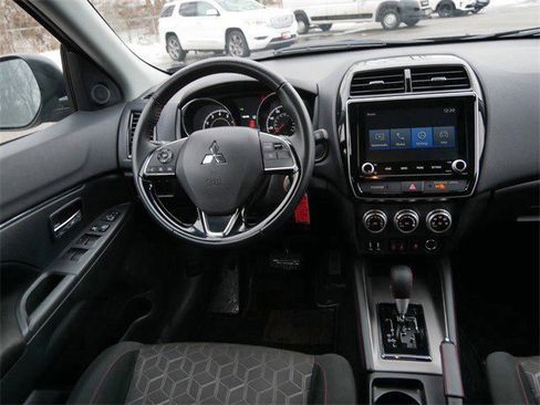 Used 2024 Mitsubishi Outlander Sport LE image 10