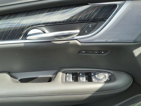 Used 2020 Cadillac XT6 Premium Luxury AWD/4WD image 11