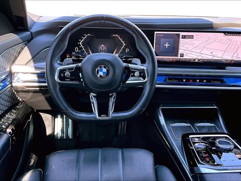 Used 2023 BMW 760i xDrive w/ Executive Package image 6