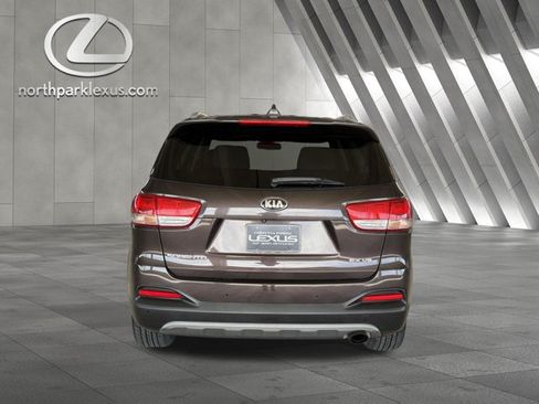 Used 2017 Kia Sorento EX FWD image 27
