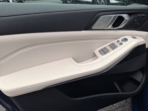 Used 2022 BMW X7 xDrive40i w/ Premium Package image 20