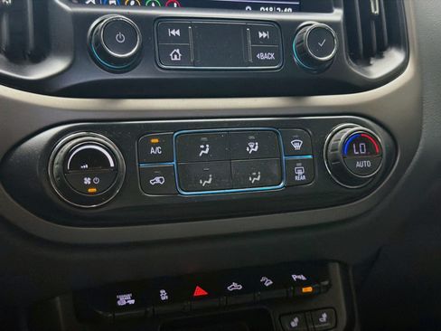 Used 2019 Chevrolet Colorado Z71 AWD/4WD image 10