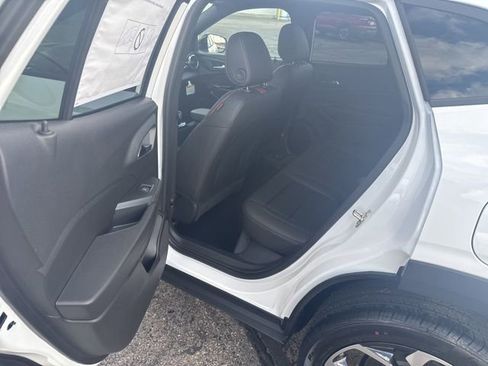 New 2026 Chevrolet Trax RS w/ Sunroof Package image 12