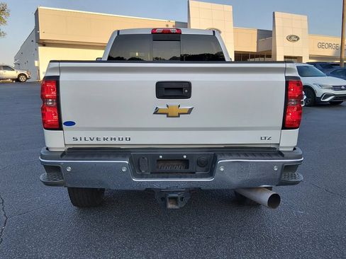 Used 2019 Chevrolet Silverado 2500 LTZ w/ Duramax Plus Package AWD/4WD image 5