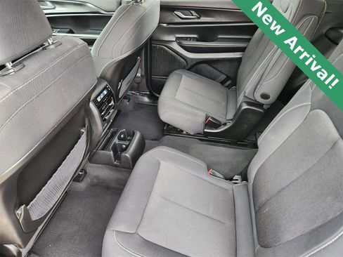 Used 2024 Jeep Grand Cherokee L Laredo image 30