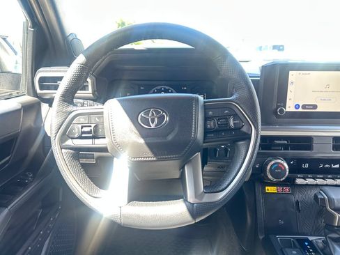 Certified 2025 Toyota Tacoma SR5 AWD/4WD image 14