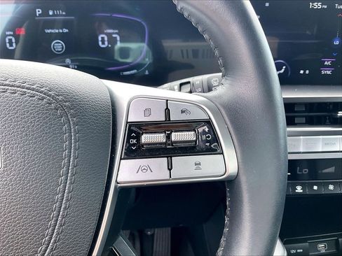 Used 2025 Kia Telluride LX FWD image 22