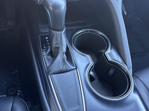 Used 2019 Toyota Camry SE image 18