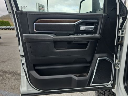 Used 2024 RAM 2500 Laramie w/ Safety Group AWD/4WD image 18