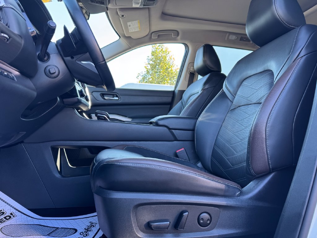 Used 2023 Nissan Pathfinder Platinum AWD/4WD image 21