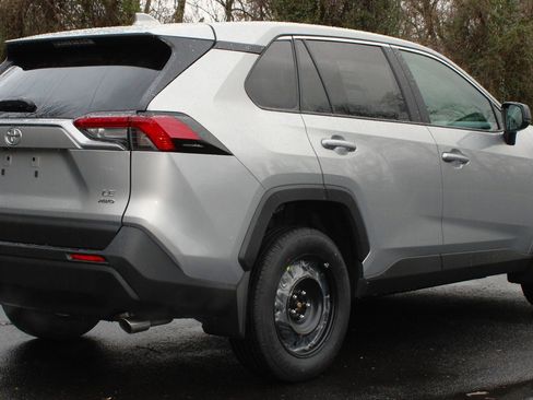 New 2025 Toyota RAV4 LE image 5